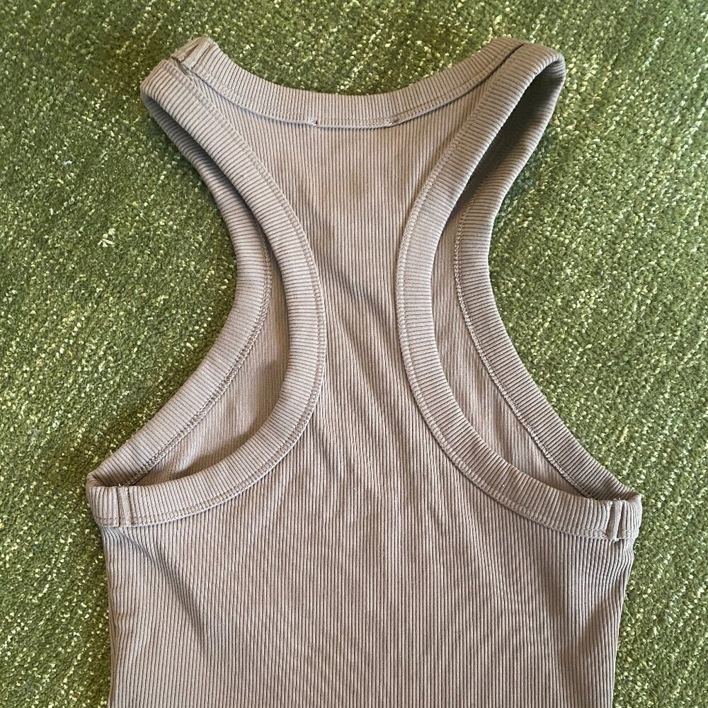 Babaton Ribbed Cropped Tank - Picture 5 of 6